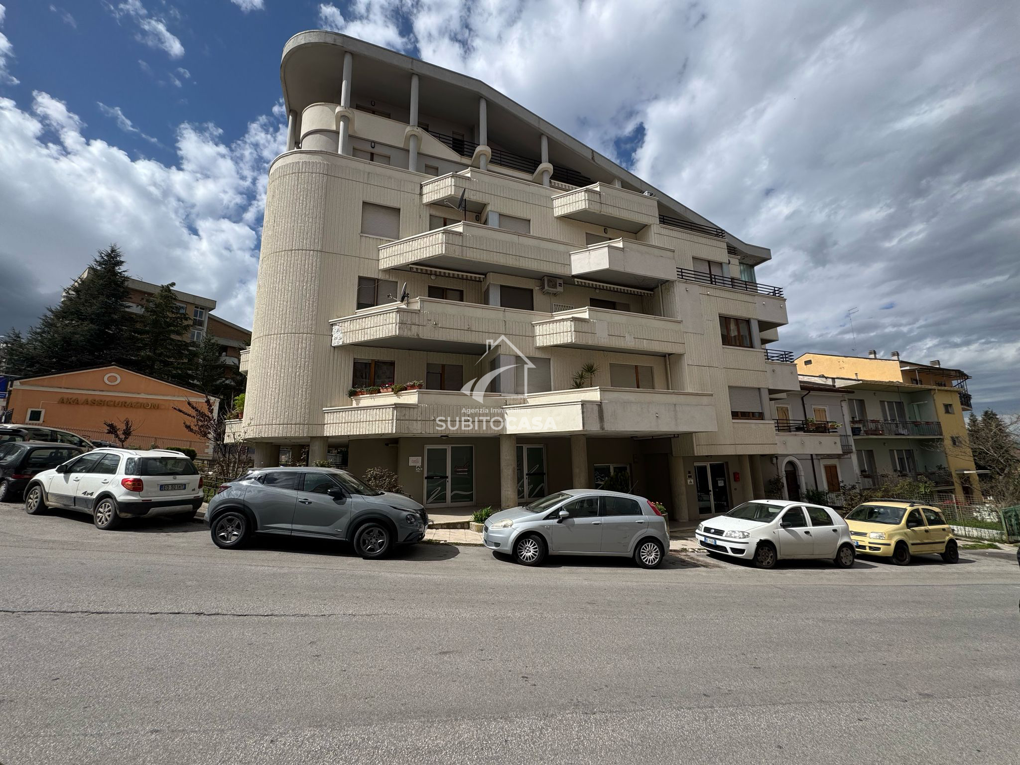 CAMPOBASSO-Appartamento con camino e box auto