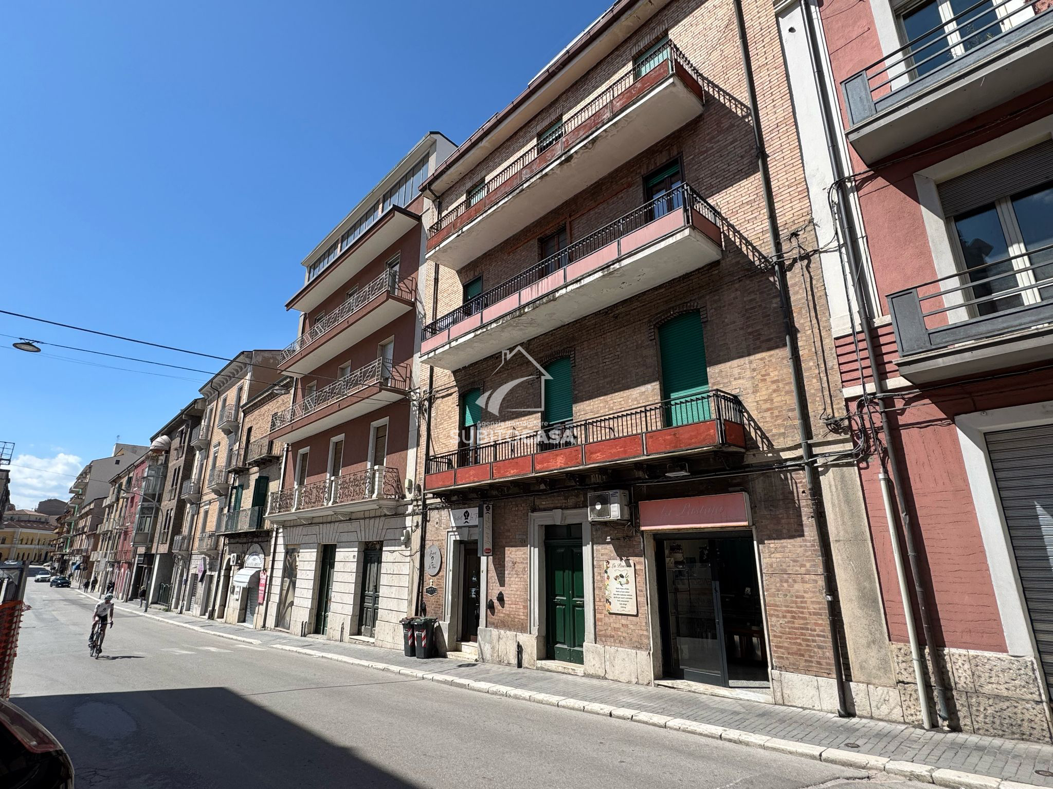 CAMPOBASSO-Appartamento parzialmente ristrutturato