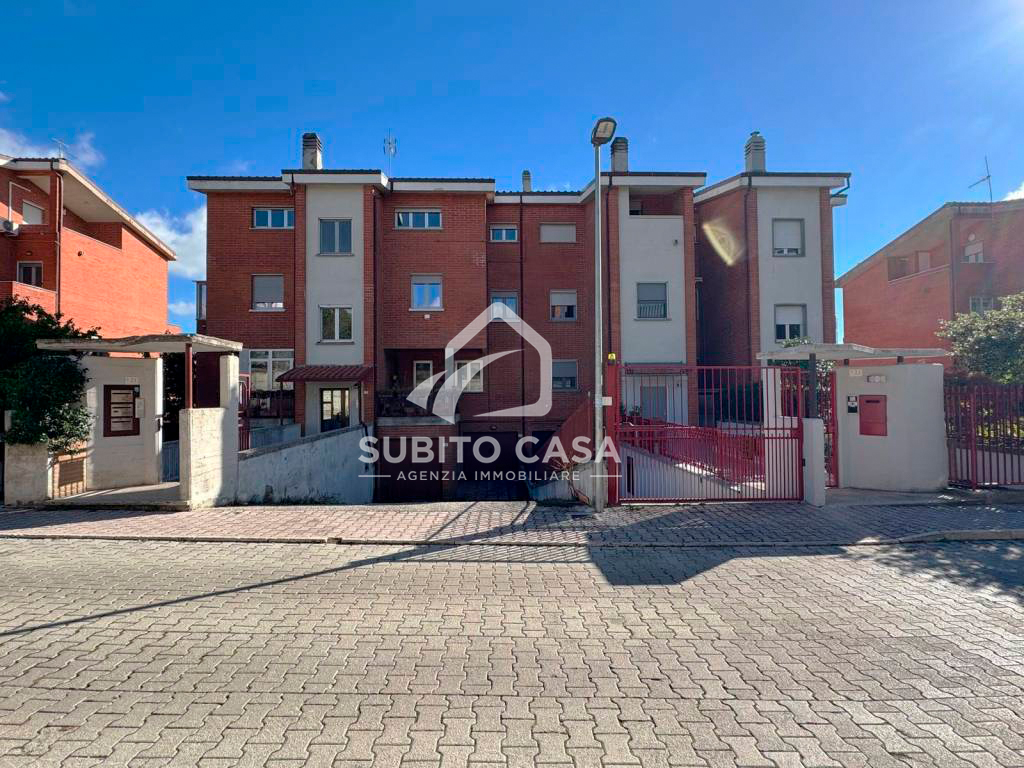 FERRAZZANO-Appartamento con garage e giardino